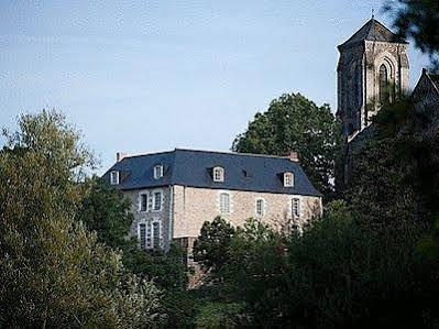 Logis Hotel Le Prieure Des Gourmands Châteaubriant Extérieur photo
