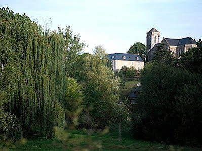 Logis Hotel Le Prieure Des Gourmands Châteaubriant Extérieur photo